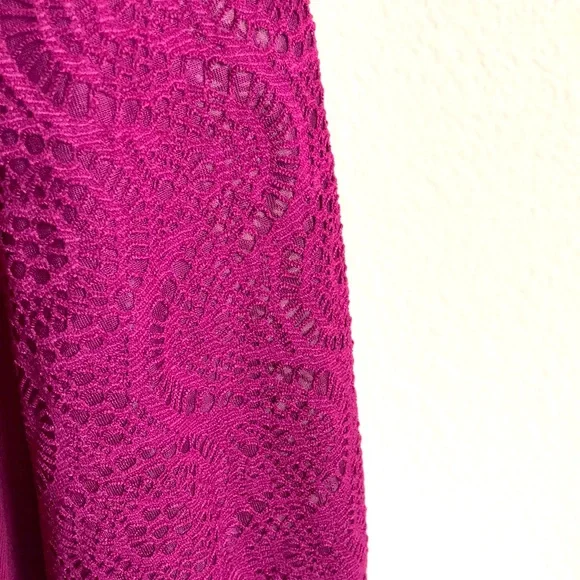 MICHAEL Michael Kors 4X Burgundy Top, Lace Sleeves - Picture 6 of 10